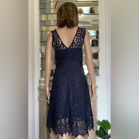 NWT Banana Republic Factory Store Casual Dress Lace Embroidery Dark blue
Size 8 - Picture 4 of 11
